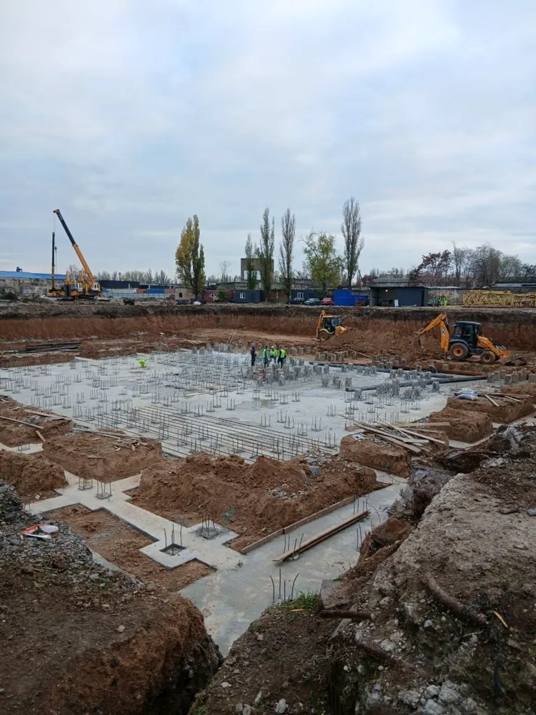 Будівництво ODESA CITY: армування фундаментної плити